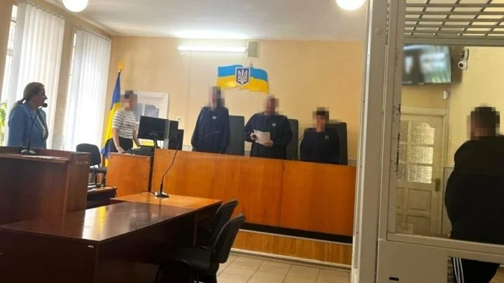 Суд у Хмельницькій області над матірю за недоїдання сина